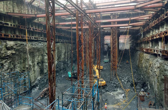 Excavation Progress in Grid 10-12 and staging work for Concourse Slab
