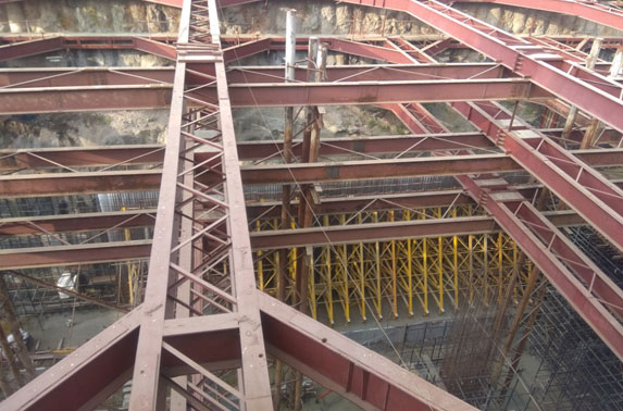 Station Chatrapati Shivaji - Concourse to Roof Wall (2nd lift)